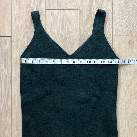 Old Navy Knitted Tank Top in Emerald Green Size Medium Petite - Picture 5 of 7